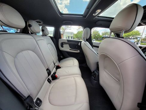 Used 2019 MINI Cooper Countryman w/ Premium Package FWD image 12