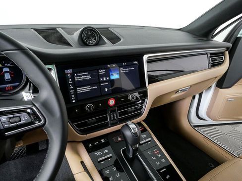Certified 2026 Porsche Macan Turbo AWD/4WD image 12