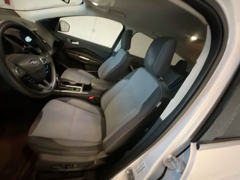 Used 2019 Ford Escape SE image 11
