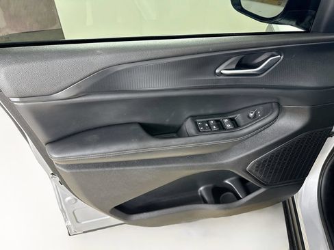 Certified 2024 Jeep Grand Cherokee Altitude AWD/4WD image 11