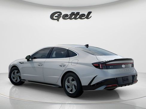 Used 2025 Hyundai Sonata SE FWD image 5