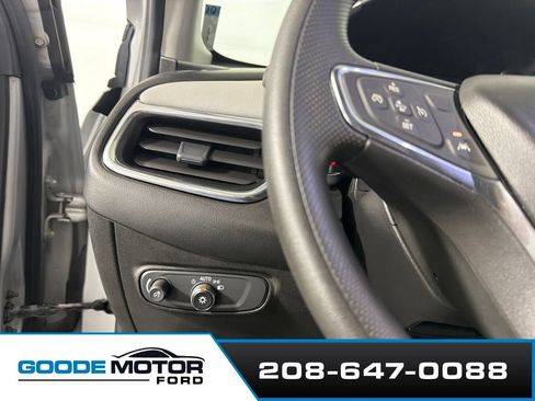 Used 2020 Chevrolet Equinox LS w/ LS Convenience Package FWD image 13