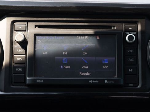 Used 2019 Toyota Tacoma SR5 AWD/4WD image 37