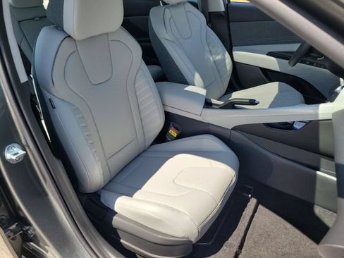 New 2026 Hyundai Elantra SEL Sport FWD image 22