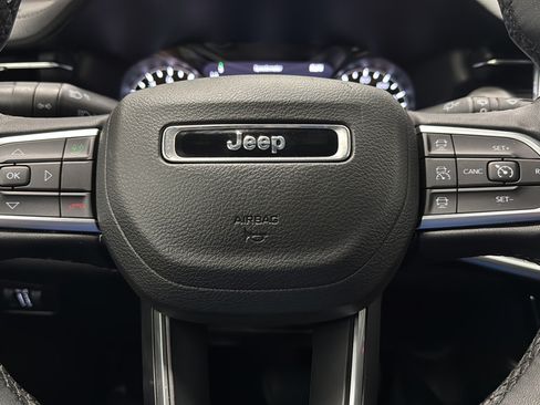 Used 2025 Jeep Compass Limited AWD/4WD image 14