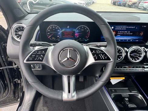 Used 2025 Mercedes-Benz GLB 250 image 20