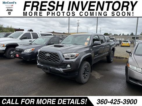 Used 2021 Toyota Tacoma TRD Sport AWD/4WD image 5