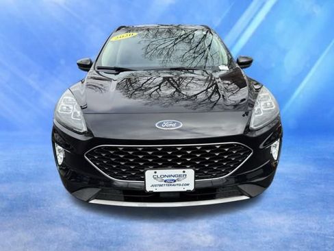 Used 2020 Ford Escape Titanium image 3