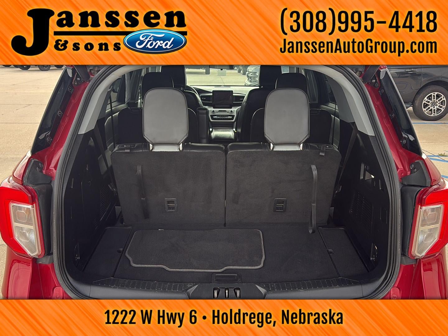 Used 2021 Ford Explorer XLT w/ Equipment Group 202A AWD/4WD image 9