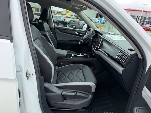 New 2026 Volkswagen Atlas Peak Edition AWD/4WD image 21