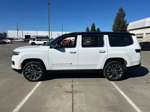 Used 2023 Jeep Grand Wagoneer Series III w/ HD Trailer Tow Package image 4