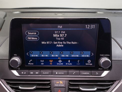 Used 2024 Nissan Altima 2.5 SR AWD/4WD image 16