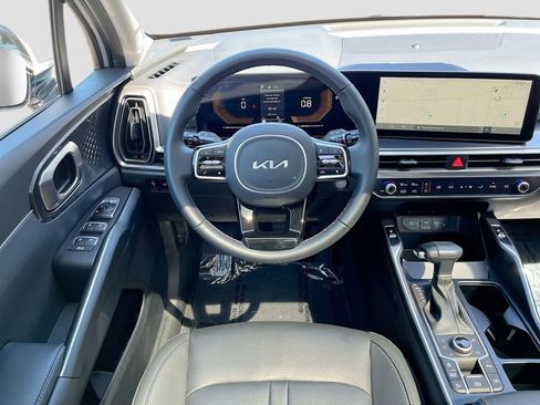 Certified 2025 Kia Sorento EX w/ Panoramic Sunroof Package AWD/4WD image 29