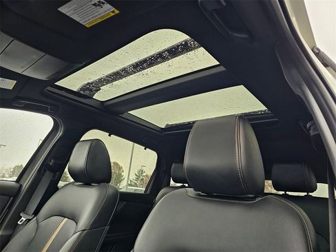 Used 2025 MAZDA CX-70 Plug-In Hybrid w/ Premium Plus image 29