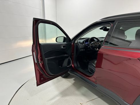 Used 2021 Jeep Compass Latitude w/ Sun and Sound Group AWD/4WD image 25