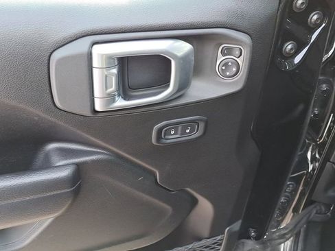 Used 2024 Jeep Wrangler Unlimited Rubicon image 24