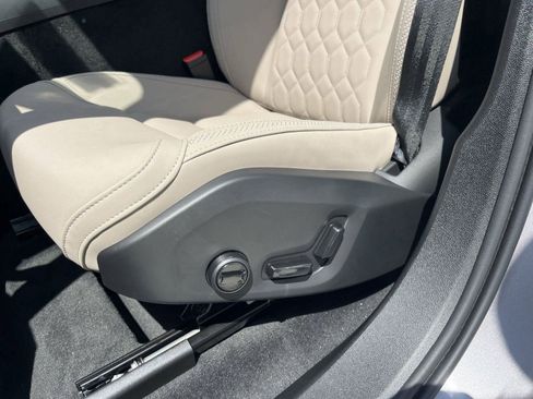 Certified 2026 Volvo XC60 B5 Core image 13