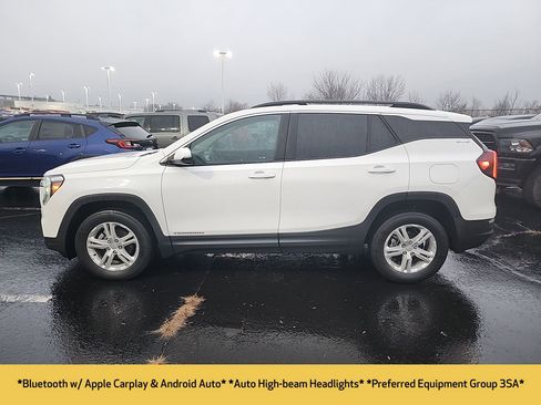 Used 2022 GMC Terrain SLE w/ Driver Convenience Package image 6