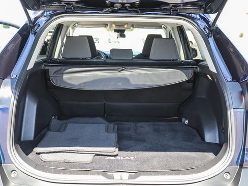 Certified 2021 Toyota RAV4 XLE w/ Carpet Mat Package (TMS) FWD image 26