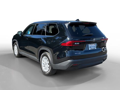Used 2024 Toyota Grand Highlander AWD Hybrid image 3