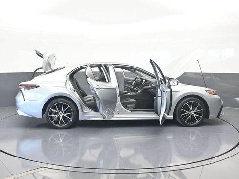 Used 2022 Toyota Camry SE image 69