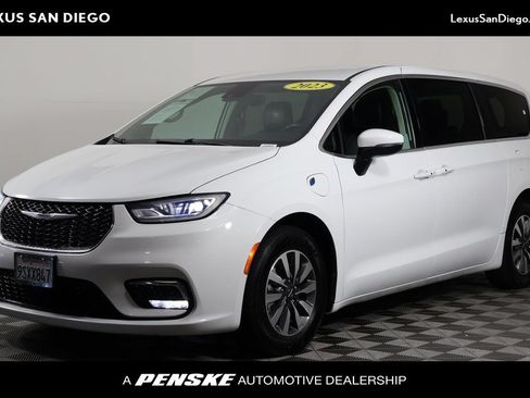 Used 2023 Chrysler Pacifica Touring-L FWD image 1