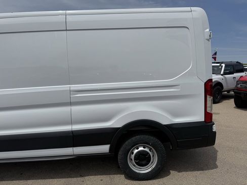Used 2023 Ford Transit 250 Medium Roof image 33