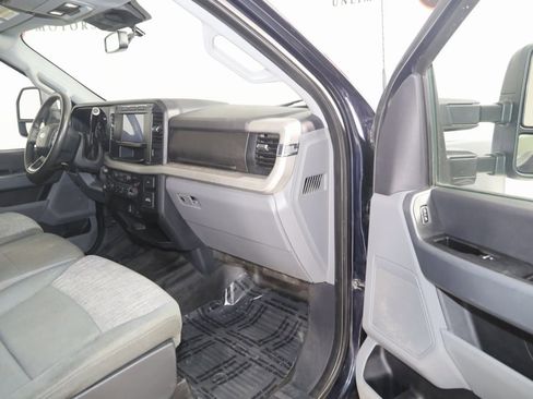 Used 2023 Ford F350 XLT image 35