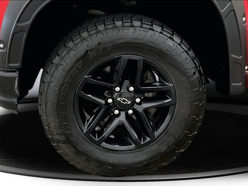 Used 2019 Chevrolet Silverado 1500 LT Trail Boss AWD/4WD image 33