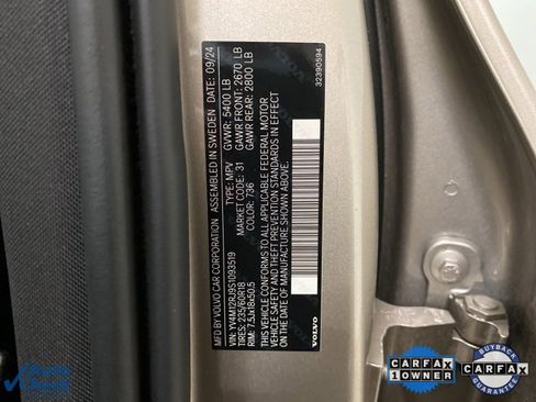 Used 2025 Volvo XC60 B5 Core image 88