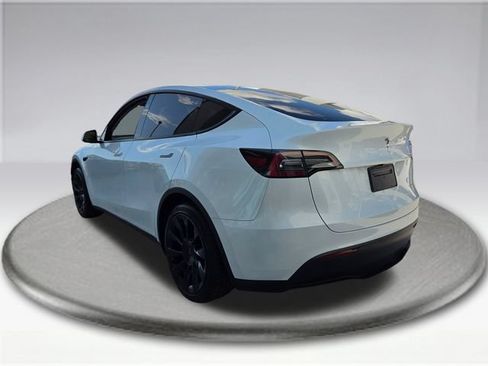 Used 2024 Tesla Model Y Long Range AWD/4WD image 15