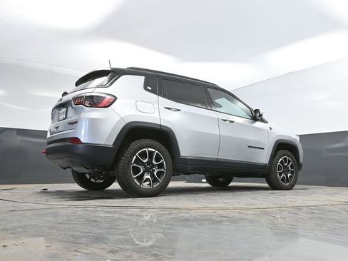 Used 2025 Jeep Compass Trailhawk AWD/4WD image 47