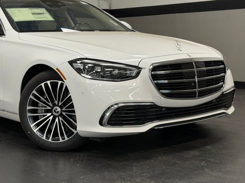 New 2026 Mercedes-Benz S 580 4MATIC Sedan image 3