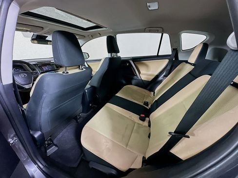 Used 2018 Toyota RAV4 XLE FWD image 4