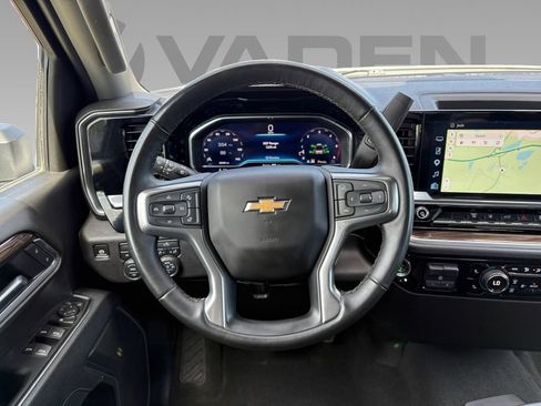 Used 2025 Chevrolet Silverado 2500 LT w/ Convenience Package AWD/4WD image 11