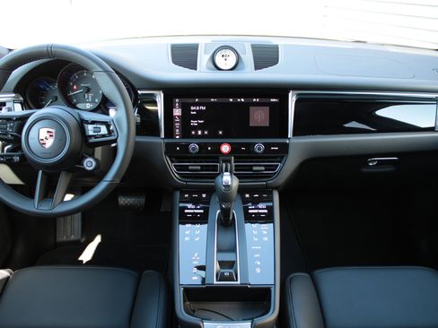 New 2026 Porsche Macan Turbo image 22