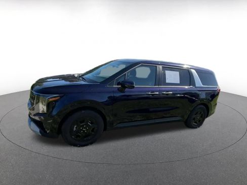 Used 2026 Kia Carnival FWD image 8