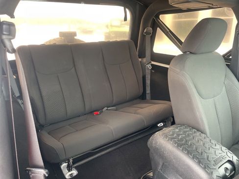 Used 2016 Jeep Wrangler Sport image 16