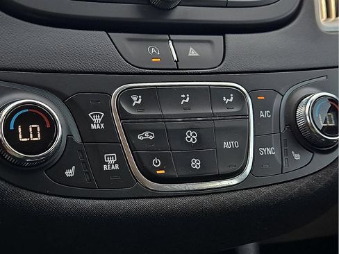 Used 2023 Chevrolet Malibu LT FWD image 14