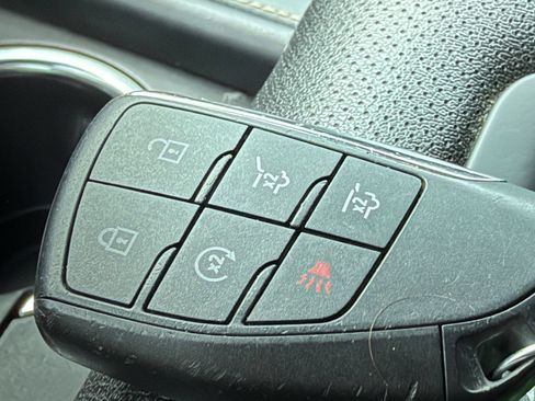 Used 2023 Chevrolet Tahoe Premier AWD/4WD image 20