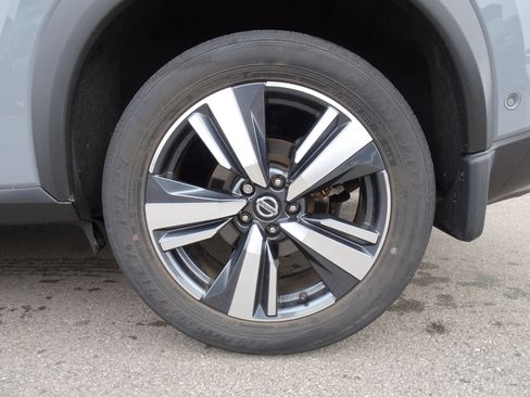 Used 2021 Nissan Rogue Platinum image 24