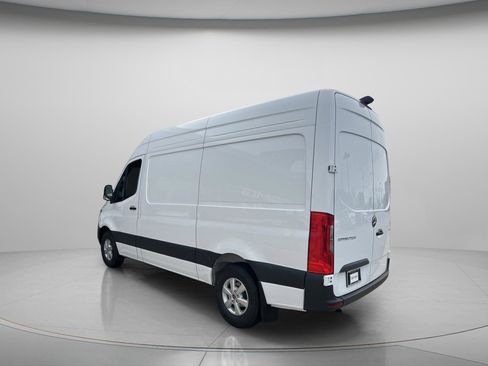 Used 2024 Mercedes-Benz Sprinter 2500 image 10