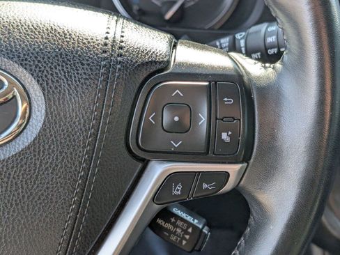 Used 2019 Toyota Highlander Limited image 25