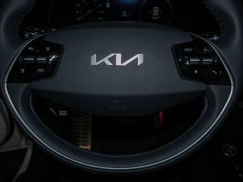 New 2023 Kia Niro Wave image 12