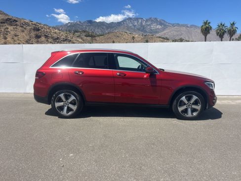 Used 2021 Mercedes-Benz GLC 300 image 4