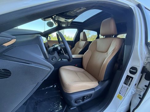 Used 2023 Lexus RX 350 Premium w/ Accessory Package image 5