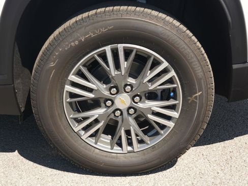 New 2026 Chevrolet Traverse LT image 11