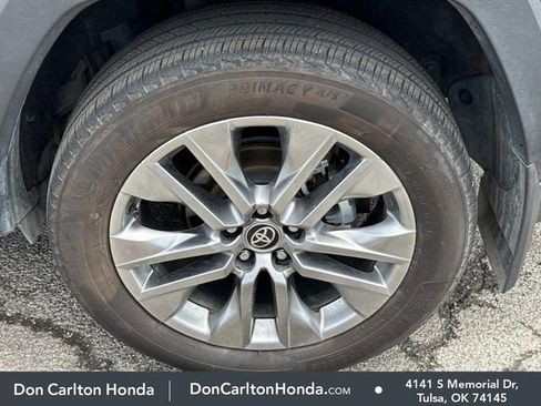 Used 2024 Toyota RAV4 XLE Premium FWD image 10