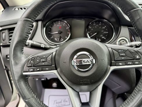 Used 2017 Nissan Rogue SL w/ SL Premium Package AWD/4WD image 12