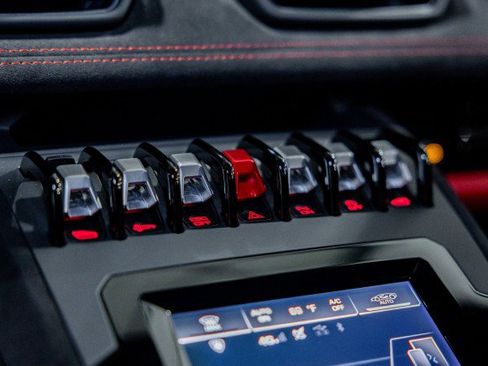 Used 2023 Lamborghini Huracan Tecnica image 22